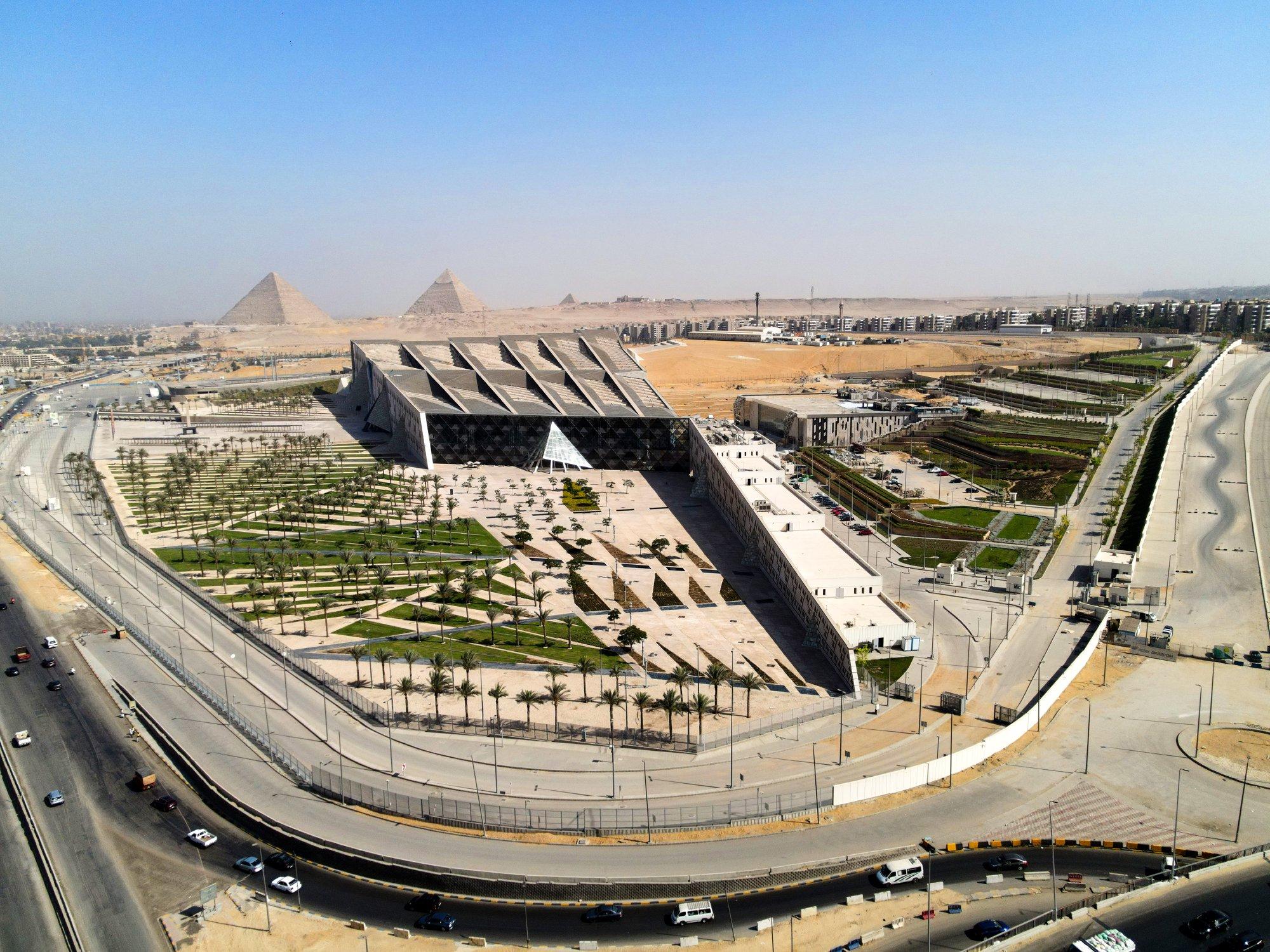 Private transfer from Cairo Airport to the Grand Egyptian Museum